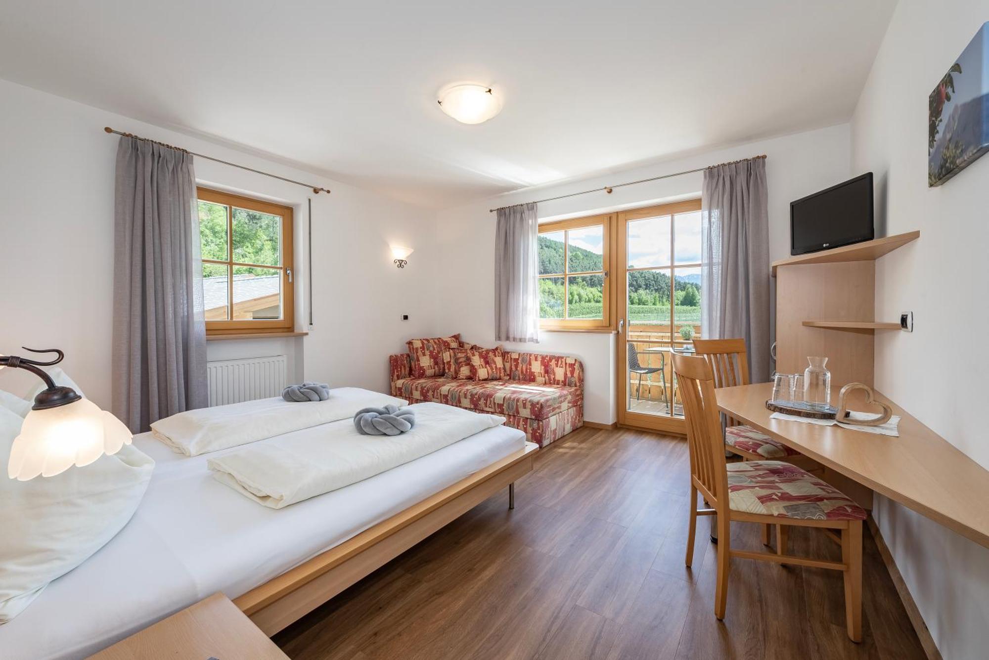 Trinnerhof- Hof Chalets Und Obsthof Mit Zimmer Natz-Schabs Buitenkant foto